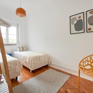 Light-filled & Renovated Apartment, By Timecooler Lisbon